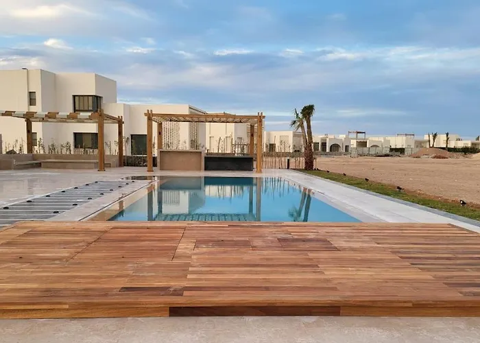 Villa Elgouna -4 Bedroom With Private Heated Pool