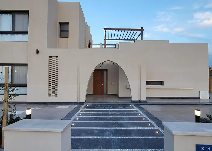 Elgouna -4 Bedroom With Private Heated Pool