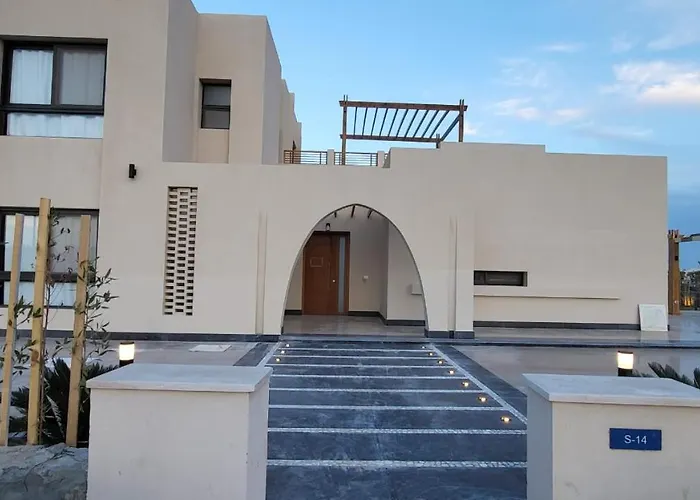 Elgouna -4 Bedroom With Private Heated Pool *